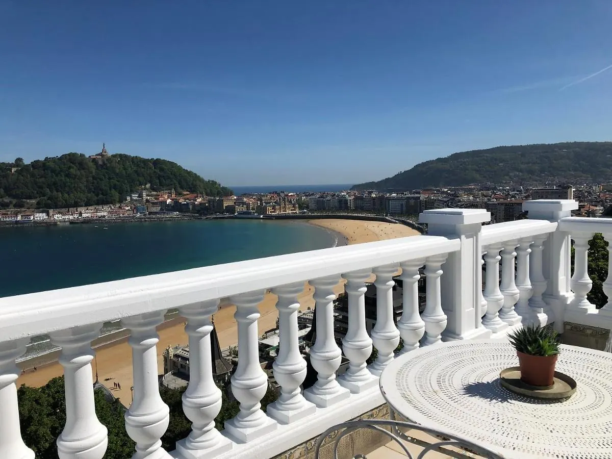 Homestay Far Out Collective Apartment San Sebastian Spain